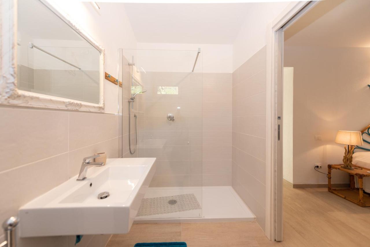 B&B Bithia Chia Esterno foto