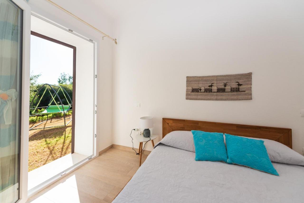 B&B Bithia Chia Esterno foto