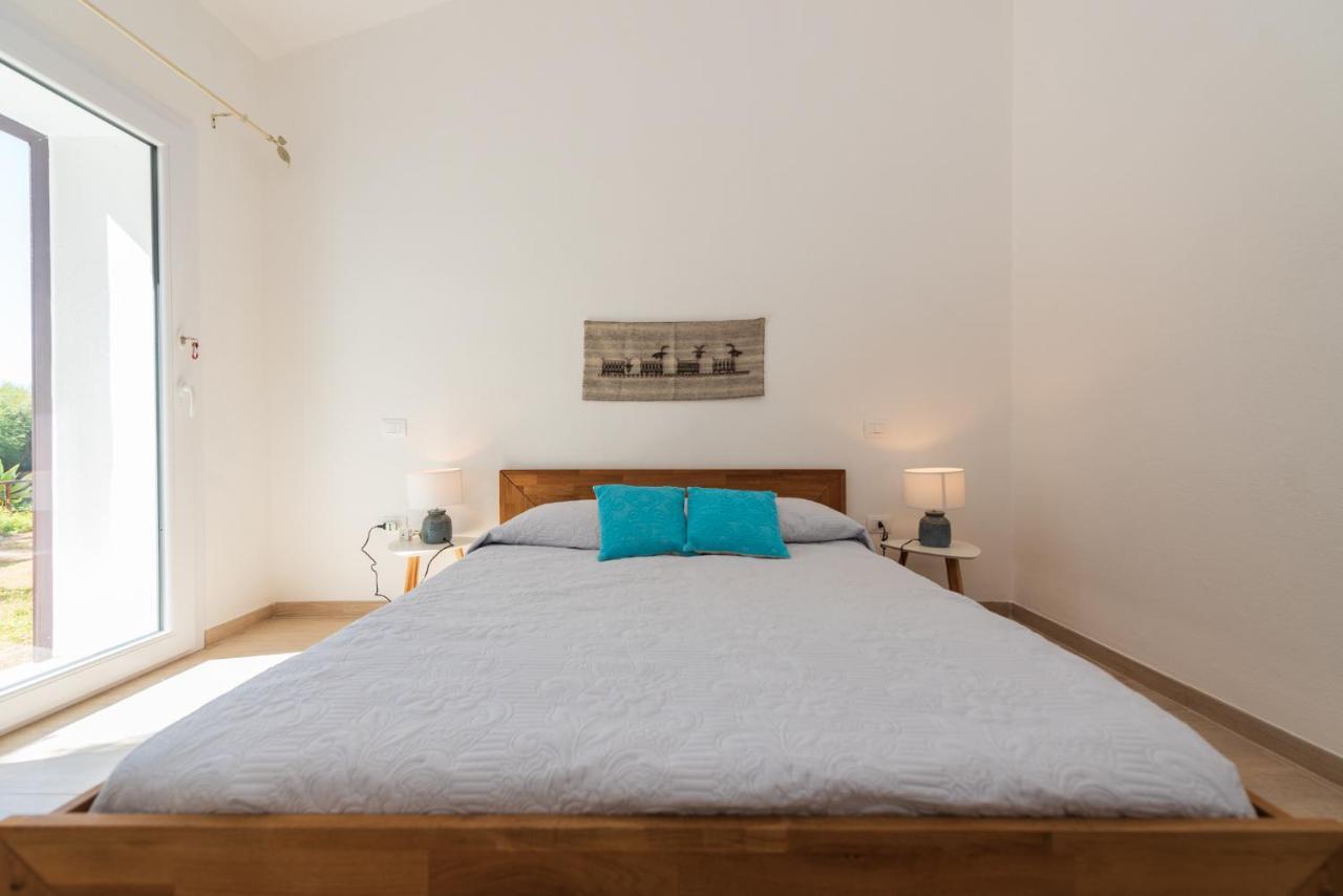 B&B Bithia Chia Esterno foto