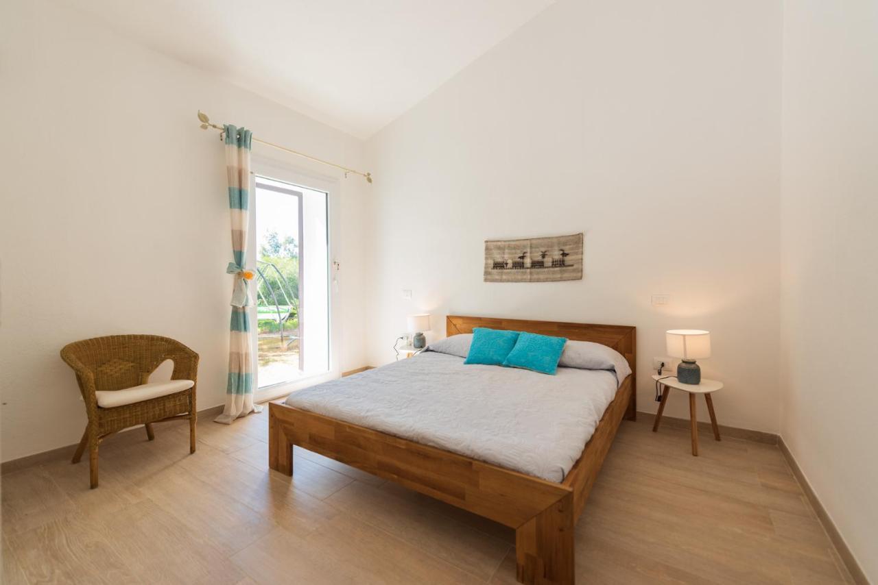 B&B Bithia Chia Esterno foto